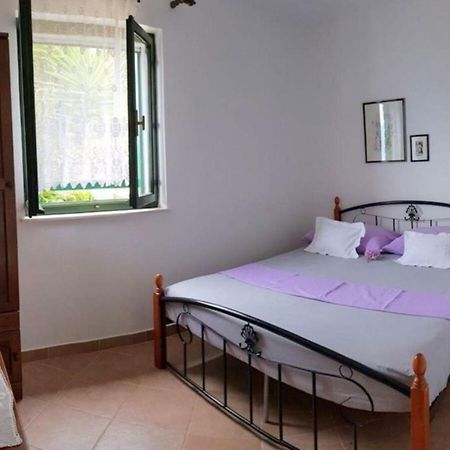 Holiday House Jakov Gdinj Kültér fotó