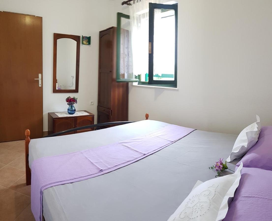 Holiday House Jakov Gdinj Kültér fotó